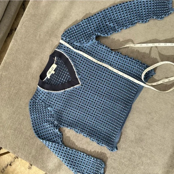 Diane Von Furstenberg Textured Crop Stretchy Blue V-Neck Sweater - Picture 6 of 9